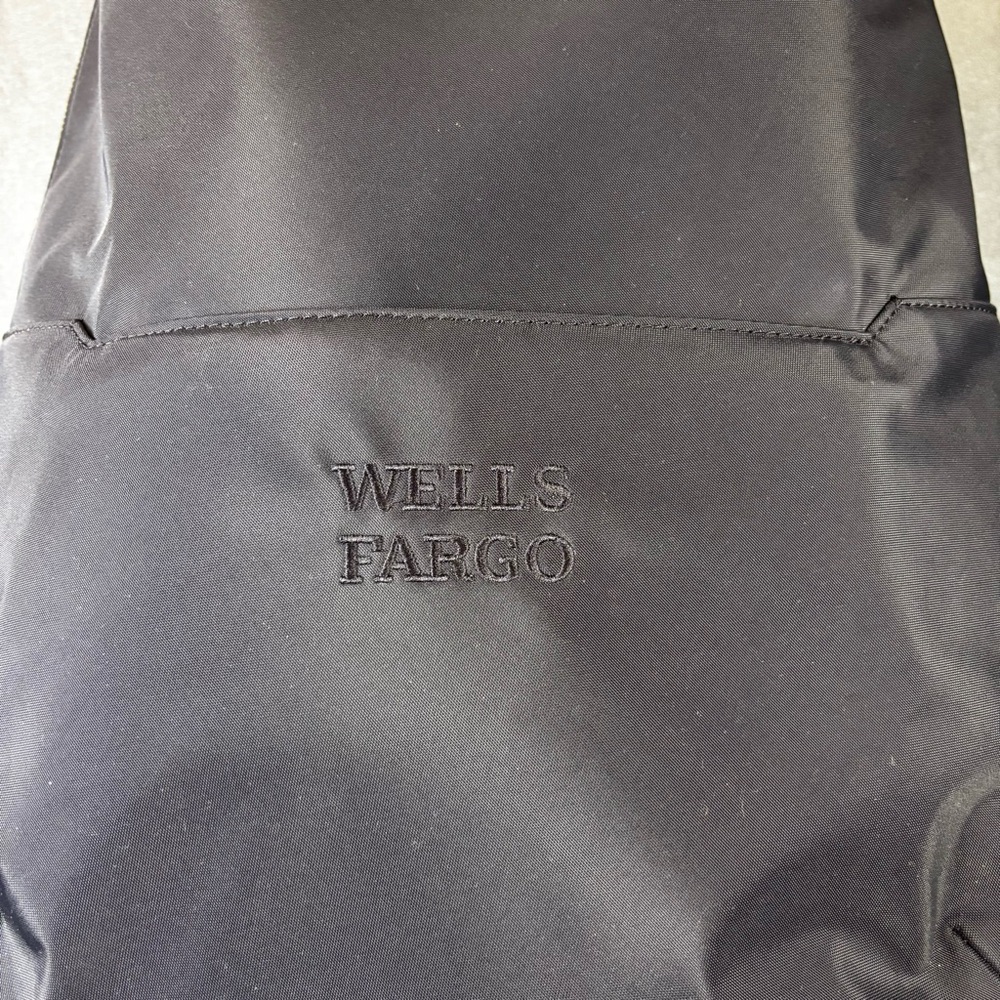 Away The Everywhere Zip Black Backpack Jet Black - Picture 2 of 15